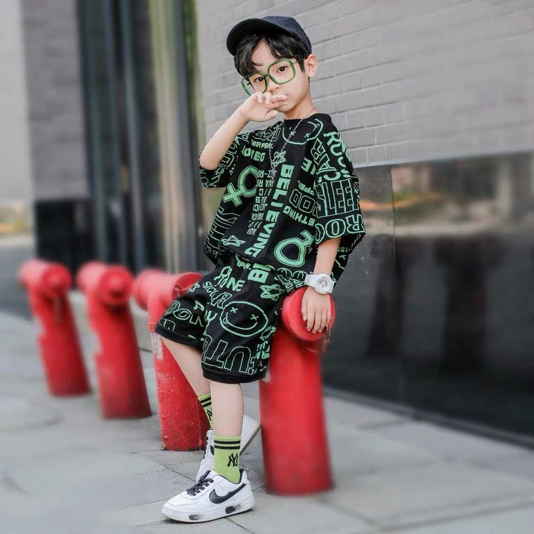 Bold print short-sleeved short set
