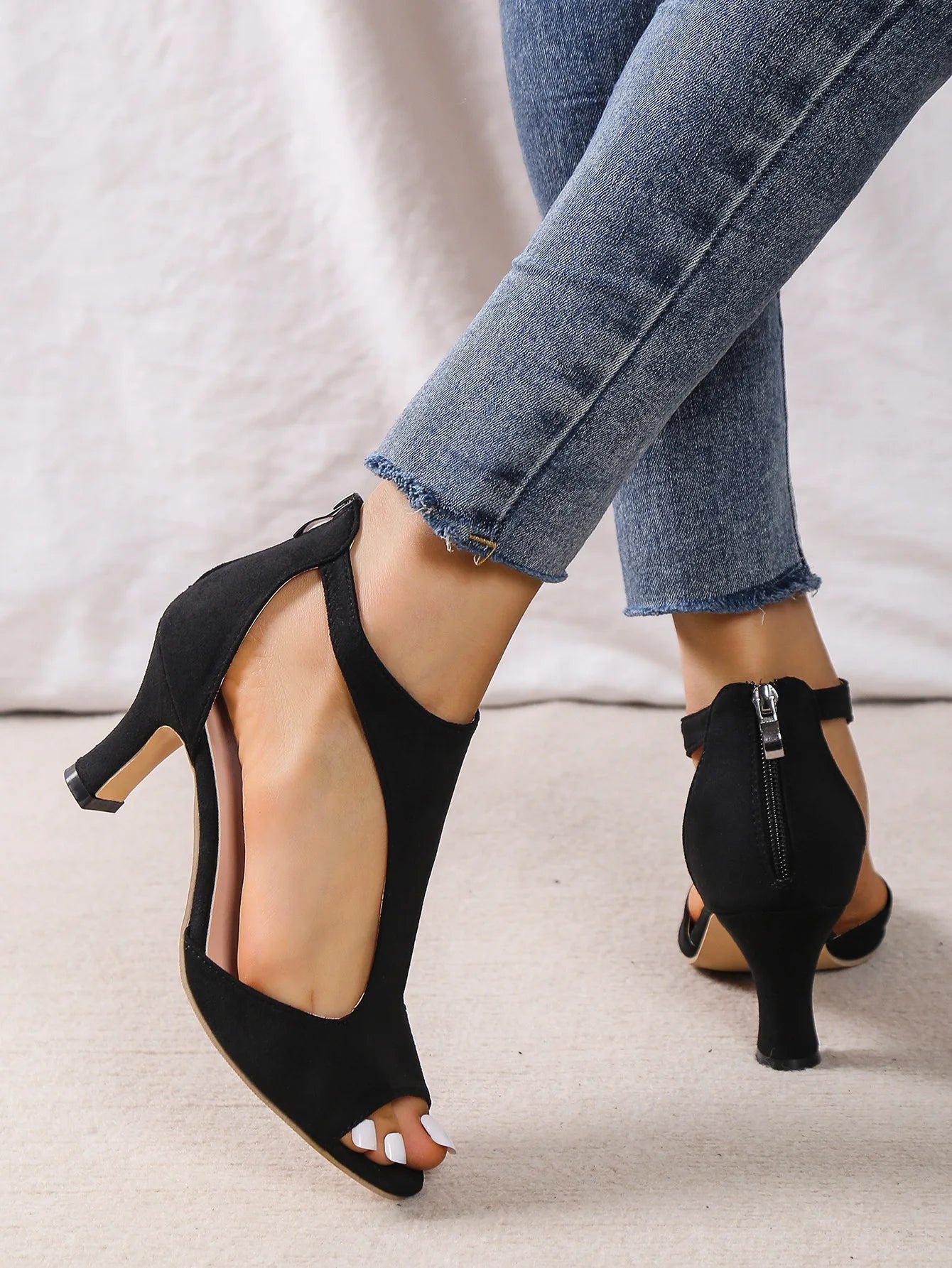 Simple and Fashionable Back Zipper Fishmouth Shoes Women's Side Stiletto Roman Sandals