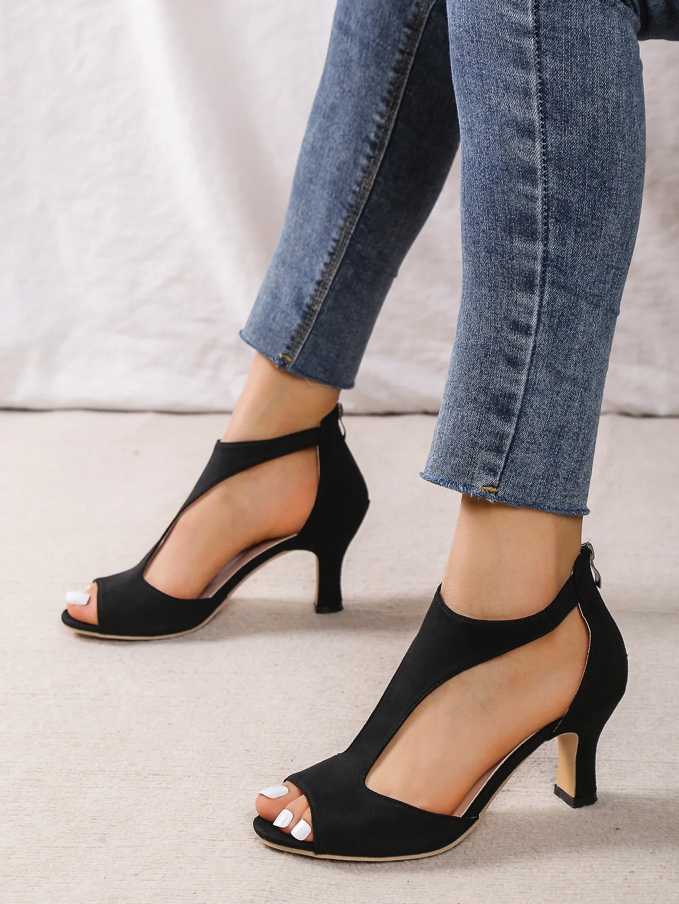 Simple and Fashionable Back Zipper Fishmouth Shoes Women's Side Stiletto Roman Sandals